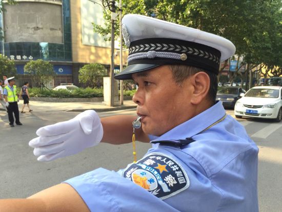如何成为一名交警中队长 U4P1DT20160801152452.jpg