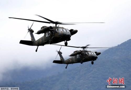 美军“黑鹰”直升机坠毁致1死2伤 事故原因待查
