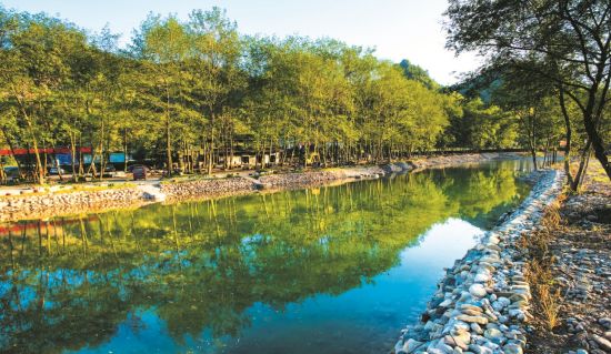 远安县鹿苑河生态清洁小流域治理工程，大幅改善乡村人居环境