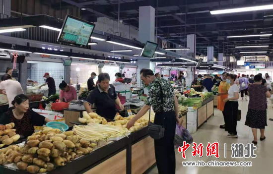 改造后的汉阳区知音西村玫瑰园菜市场焕然一新
