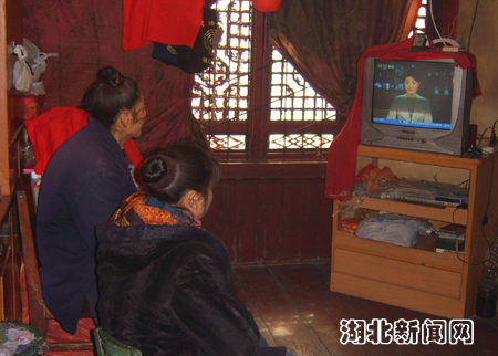 图:武汉黄陂木兰山宗教人士喜看有线电视-湖北