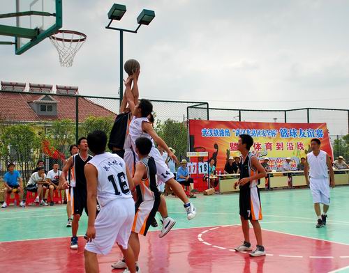 湖北新闻网 武汉铁路局篮球嘉年华活动在武汉