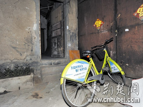 湖北新闻网 武汉公共自行车租车难调查:霸车引