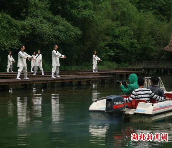 湖北新闻网 央视栏目《外国人在中国》聚焦湖
