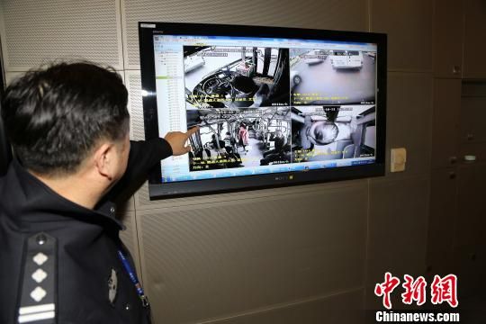湖北新闻网 武汉公交车车载视频监控实现与警