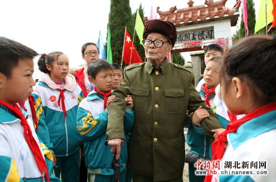湖北新闻网 枣阳平林98岁老人67年坚守 为烈士
