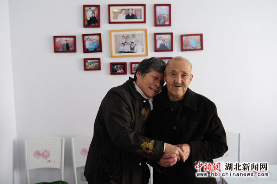 湖北老夫妻新疆屯垦戍边53年的坚守